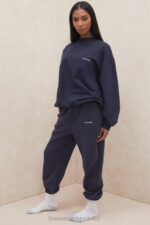 House of CB Granatowe Spodnie do Joggingu Polarowe Komfort i Styl - Image 6