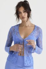 House of CB Niebieski koronkowy top Phoebe z wiązaniem modny i elegancki