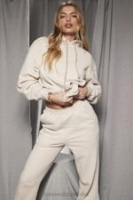 House of CB Oversize bluza z kapturem Halo w kolorze płatków owsianych modna odzież damska - Image 2