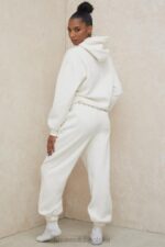 House of CB Oversize Bluza Z Kapturem Złamana Biała Modna Odzież - Image 10