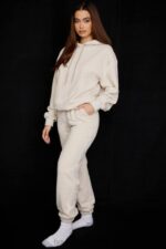 House of CB Polarowe Spodnie do Joggingu Sky Oatmeal Komfort i Styl - Image 4