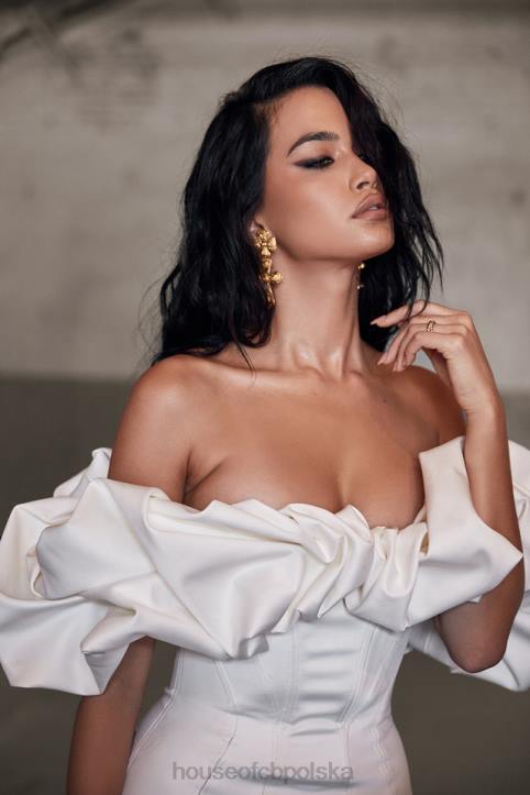 House of CB Selena satynowa sukienka bez ramiączek kości słoniowej elegancka moda na każdą okazję - Image 3