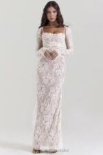 House of CB Artemis kremowa sukienka maxi koronkowa vintage stylizacja - Image 11