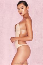 House of CB Beżowe samoprzylepne body bez pleców z dekoltem sexy - Image 4