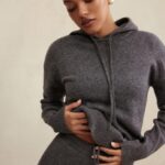 House of CB Bluza z kapturem kaszmirowa w kolorze węgla drzewnego