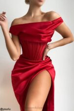 House of CB Czerwona Asymetryczna Drapowana Sukienka Midi z Gorsetem 4PND587 Elegancja na Każdą Okazję - Image 12