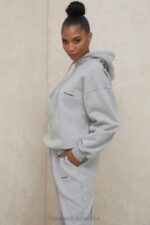 House of CB Halo Szara Oversize Bluza z Kapturem Modna Odzież - Image 11