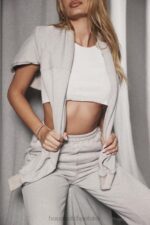 House of CB Jasnoszara oversize bluza halo modna odzież damska - Image 15