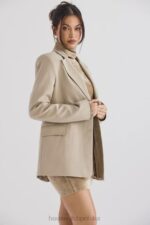 House of CB Marynarka oversize z norek Aline w kolorze beżowym modna odzież na każdą okazję - Image 13