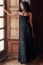 House of CB Maxi Sukienka Czarna z Koronką Kwiatową Seren - Image 11