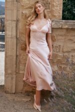 House of CB Rafaela miękka brzoskwiniowa sukienka jedwabna z koronką elegancka moda kobieca - Image 15