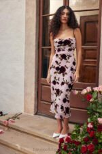 House of CB sukienka midi lazurowy róż w stylu eleganckim - Image 3